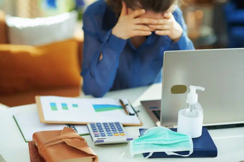 Comprendre les enjeux de la prolongation d'arrêt de travail aspects légaux et conséquences
